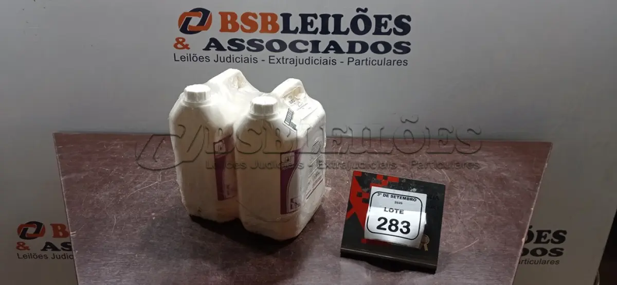 LOTE 283 - 02 GALÕES DE REMOVEDOR DE CERA E ACABAMENTO DE ALTA PERFORMANCE DE 5L CADA MARCA SPARTAN. (NO ESTADO) ATENÇÃO! FAZER A VISITAÇÃO ANTES DE ARREMATAR, NÃO SABEMOS SE FUNCIONA, LEILÃO NÃO TEM GARANTIA E NEM DEVOLUÇÃO, SUJEITO A POSSÍVEIS AVARIAS VISÍVEIS/OCULTAS E/OU AUSÊNCIA DE COMPONENTES.