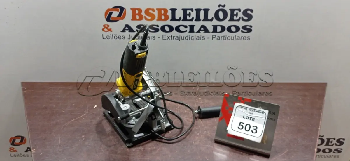 LOTE 503 - 01 ESMERILHADEIRA ANGULAR COM BASE PARA CORTE. (NO ESTADO) ATENÇÃO! FAZER A VISITAÇÃO ANTES DE ARREMATAR, NÃO SABEMOS SE FUNCIONA, LEILÃO NÃO TEM GARANTIA E NEM DEVOLUÇÃO, SUJEITO A POSSÍVEIS AVARIAS VISÍVEIS/OCULTAS E/OU AUSÊNCIA DE COMPONENTES.
