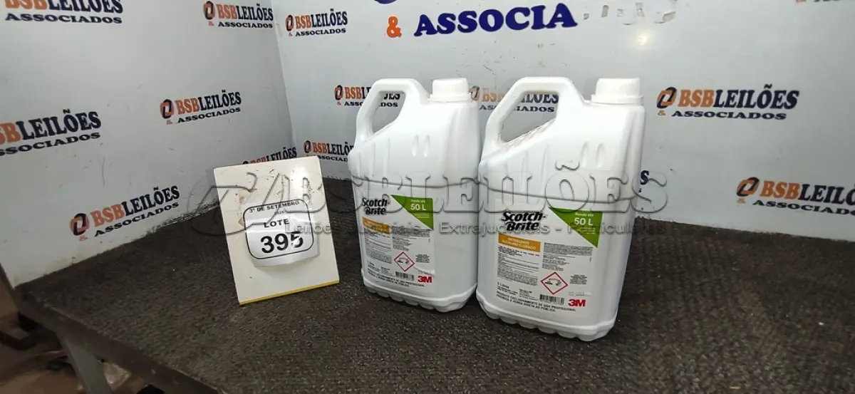 LOTE 395 - 02 GALÕES DE DETERGENTE ALCALINO CLORADO DE 5L CADA MARCA SCOTCH-BRITE. (NO ESTADO) ATENÇÃO! FAZER A VISITAÇÃO ANTES DE ARREMATAR, NÃO SABEMOS SE FUNCIONA, LEILÃO NÃO TEM GARANTIA E NEM DEVOLUÇÃO, SUJEITO A POSSÍVEIS AVARIAS VISÍVEIS/OCULTAS E/OU AUSÊNCIA DE COMPONENTES.