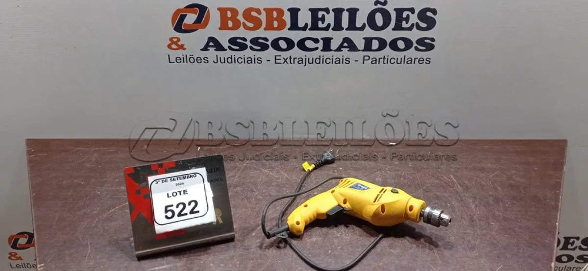 LOTE 522 - 01 FURADEIRA 220V MARCA TRAMONTINA. (NO ESTADO) ATENÇÃO! FAZER A VISITAÇÃO ANTES DE ARREMATAR, NÃO SABEMOS SE FUNCIONA, LEILÃO NÃO TEM GARANTIA E NEM DEVOLUÇÃO, SUJEITO A POSSÍVEIS AVARIAS VISÍVEIS/OCULTAS E/OU AUSÊNCIA DE COMPONENTES.