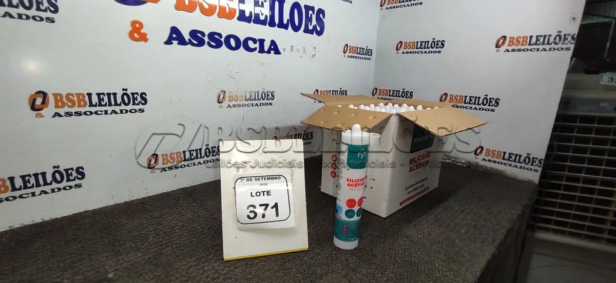 LOTE 371 - 01 CAIXA COM 24 SILICONE ACÉTICO INCOLOR DE 240G CADA MARCA MONUMENTAL. (NO ESTADO) ATENÇÃO! FAZER A VISITAÇÃO ANTES DE ARREMATAR, NÃO SABEMOS SE FUNCIONA, LEILÃO NÃO TEM GARANTIA E NEM DEVOLUÇÃO, SUJEITO A POSSÍVEIS AVARIAS VISÍVEIS/OCULTAS E/OU AUSÊNCIA DE COMPONENTES.