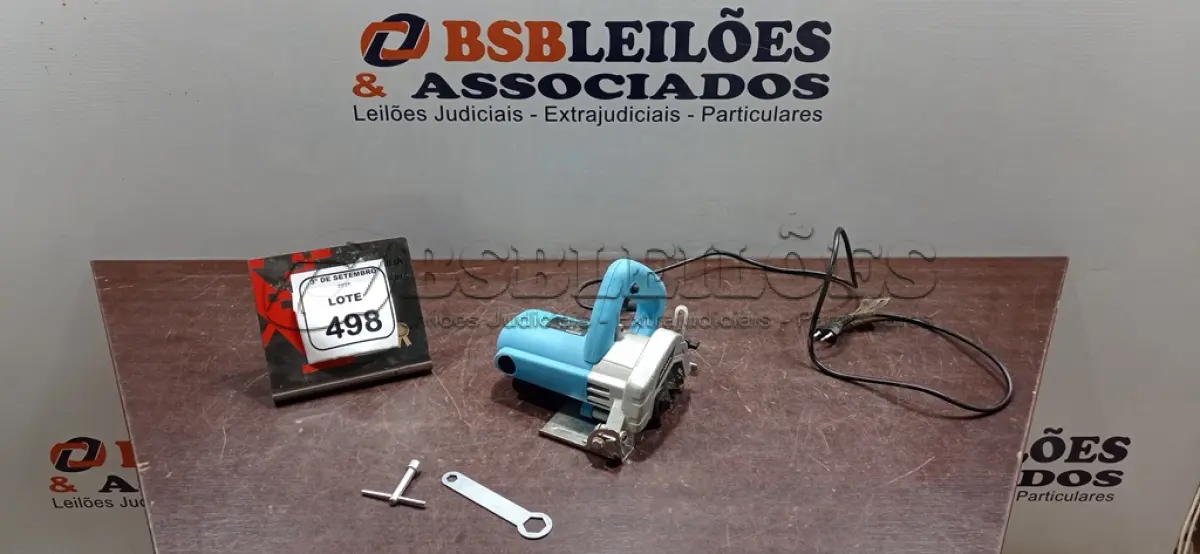 LOTE 498 - 01 SERRA MÁRMORE 220V. (NO ESTADO) ATENÇÃO! FAZER A VISITAÇÃO ANTES DE ARREMATAR, NÃO SABEMOS SE FUNCIONA, LEILÃO NÃO TEM GARANTIA E NEM DEVOLUÇÃO, SUJEITO A POSSÍVEIS AVARIAS VISÍVEIS/OCULTAS E/OU AUSÊNCIA DE COMPONENTES.