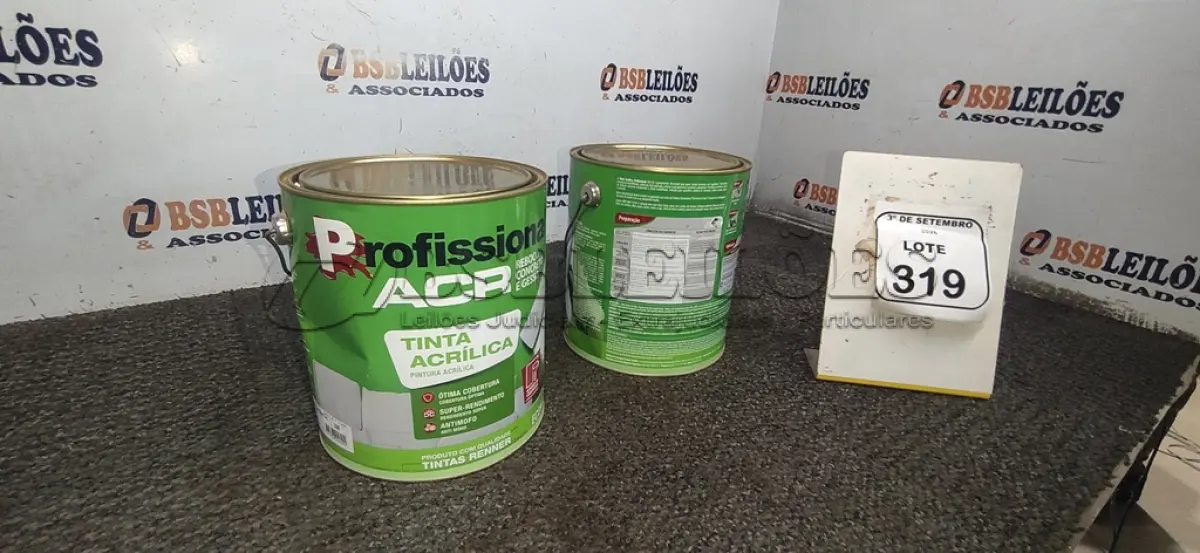 LOTE 319 - 02 LATAS DE TINTA ACRÍLICA DE 3,6L NA COR LUAR DO SERTÃO FOSCO MARCA PROFISSIONAL ACR. (NO ESTADO) ATENÇÃO! FAZER A VISITAÇÃO ANTES DE ARREMATAR, NÃO SABEMOS SE FUNCIONA, LEILÃO NÃO TEM GARANTIA E NEM DEVOLUÇÃO, SUJEITO A POSSÍVEIS AVARIAS VISÍVEIS/OCULTAS E/OU AUSÊNCIA DE COMPONENTES.