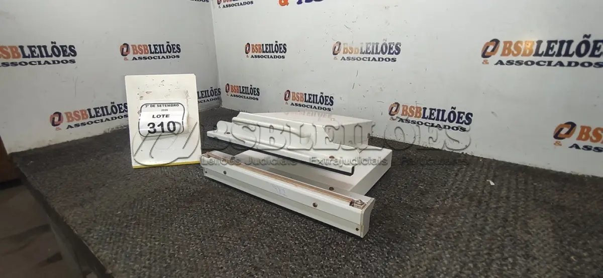 LOTE 310 - 01 SELADORA MODELO M-300T MARCA BARBA. (NO ESTADO) ATENÇÃO! FAZER A VISITAÇÃO ANTES DE ARREMATAR, NÃO SABEMOS SE FUNCIONA, LEILÃO NÃO TEM GARANTIA E NEM DEVOLUÇÃO, SUJEITO A POSSÍVEIS AVARIAS VISÍVEIS/OCULTAS E/OU AUSÊNCIA DE COMPONENTES.