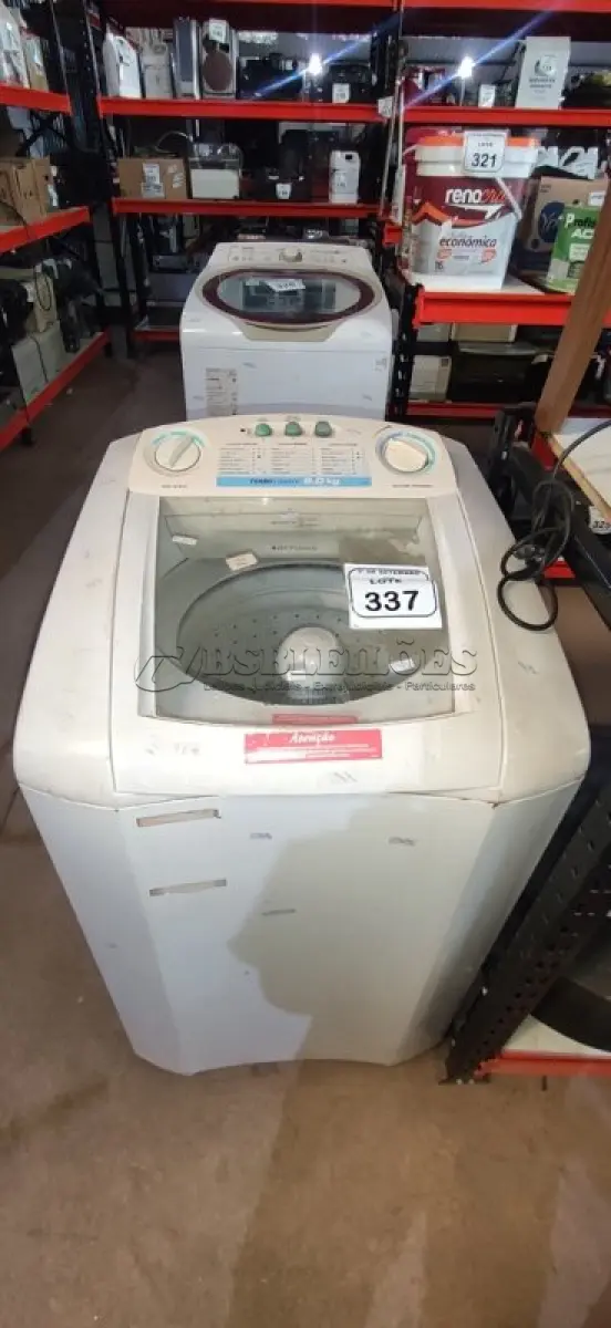 LOTE 337 - 01 MÁQUINA DE LAVAR 127V 8KG MARCA ELECTROLUX. (NO ESTADO) ATENÇÃO! FAZER A VISITAÇÃO ANTES DE ARREMATAR, NÃO SABEMOS SE FUNCIONA, LEILÃO NÃO TEM GARANTIA E NEM DEVOLUÇÃO, SUJEITO A POSSÍVEIS AVARIAS VISÍVEIS/OCULTAS E/OU AUSÊNCIA DE COMPONENTES.