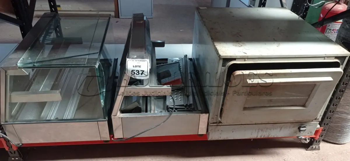 LOTE 537 - 02 ESTUFAS DE SALGADOS EM VIDRO E INOX. (NO ESTADO) ATENÇÃO! FAZER A VISITAÇÃO ANTES DE ARREMATAR, NÃO SABEMOS SE FUNCIONA, LEILÃO NÃO TEM GARANTIA E NEM DEVOLUÇÃO, SUJEITO A POSSÍVEIS AVARIAS VISÍVEIS/OCULTAS E/OU AUSÊNCIA DE COMPONENTES.