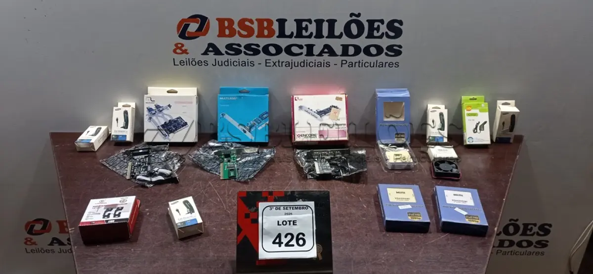 LOTE 426 - 03 CONVERSORES DE VÍDEO HD, 06 FONTES ADAPTADORES PARA CARRO, 02 PLACAS DE REDE PCI, 01 PLACA USB E 01 SUPORTE PARA PC. (NO ESTADO) ATENÇÃO! FAZER A VISITAÇÃO ANTES DE ARREMATAR, NÃO SABEMOS SE FUNCIONA, LEILÃO NÃO TEM GARANTIA E NEM DEVOLUÇÃO, SUJEITO A POSSÍVEIS AVARIAS VISÍVEIS/OCULTAS E/OU AUSÊNCIA DE COMPONENTES.