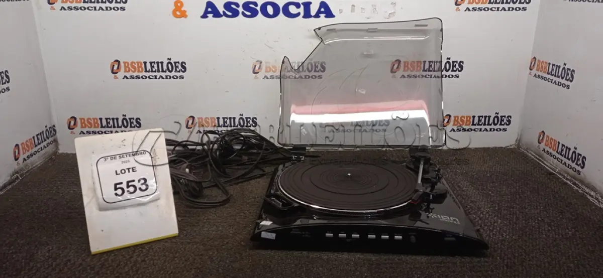 LOTE 553 - 01 TOCA DISCOS MODELO IPROFILE MARCA ION. (NO ESTADO) ATENÇÃO! FAZER A VISITAÇÃO ANTES DE ARREMATAR, NÃO SABEMOS SE FUNCIONA, LEILÃO NÃO TEM GARANTIA E NEM DEVOLUÇÃO, SUJEITO A POSSÍVEIS AVARIAS VISÍVEIS/OCULTAS E/OU AUSÊNCIA DE COMPONENTES.