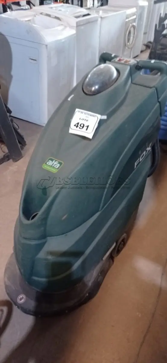 LOTE 491 - 01 MÁQUINA DE LAVAR PISOS INDUSTRIAL MODELO FOX MARCA ALFA. (NO ESTADO) ATENÇÃO! FAZER A VISITAÇÃO ANTES DE ARREMATAR, NÃO SABEMOS SE FUNCIONA, LEILÃO NÃO TEM GARANTIA E NEM DEVOLUÇÃO, SUJEITO A POSSÍVEIS AVARIAS VISÍVEIS/OCULTAS E/OU AUSÊNCIA DE COMPONENTES.