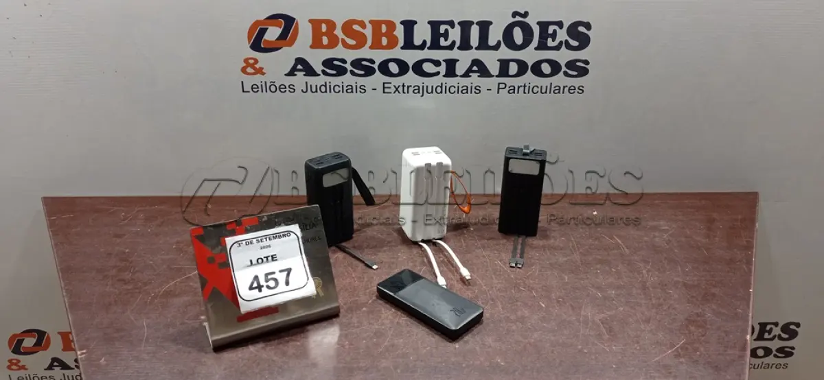 LOTE 457 - 04 POWER BANKS DE MARCAS E MODELOS DIVERSOS. (NO ESTADO) ATENÇÃO! FAZER A VISITAÇÃO ANTES DE ARREMATAR, NÃO SABEMOS SE FUNCIONA, LEILÃO NÃO TEM GARANTIA E NEM DEVOLUÇÃO, SUJEITO A POSSÍVEIS AVARIAS VISÍVEIS/OCULTAS E/OU AUSÊNCIA DE COMPONENTES.