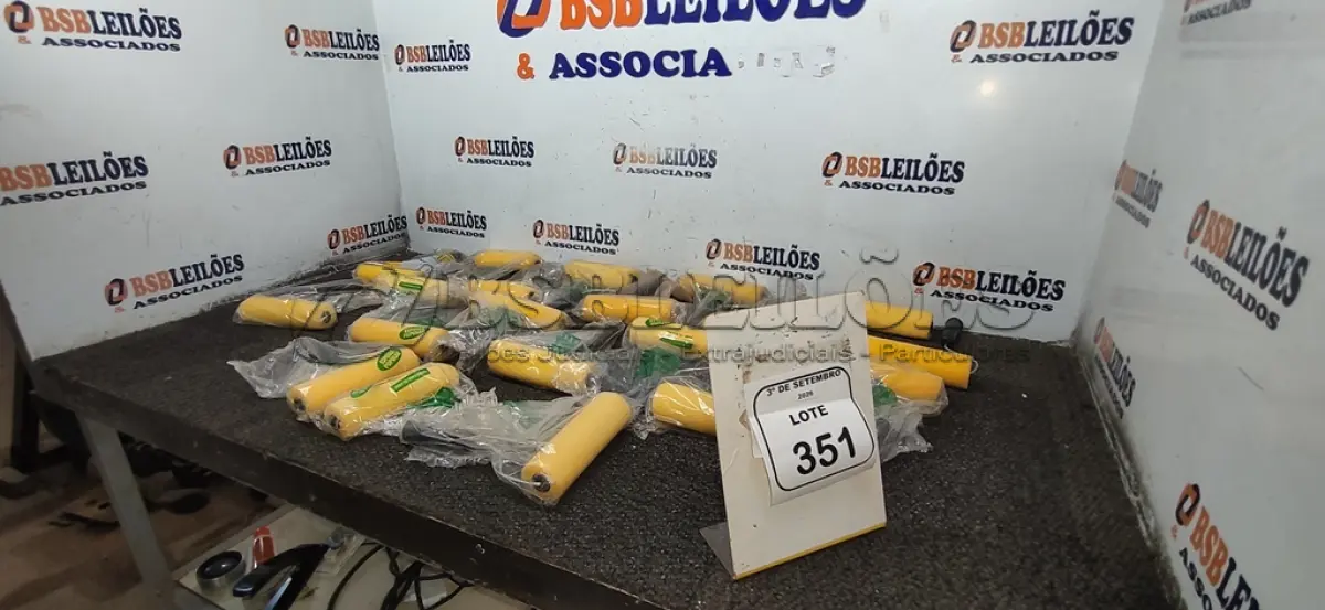 LOTE 351 - 01 LOTE COM VÁRIOS ROLOS DE ESPUMA PARA PINTURA. (NO ESTADO) ATENÇÃO! FAZER A VISITAÇÃO ANTES DE ARREMATAR, NÃO SABEMOS SE FUNCIONA, LEILÃO NÃO TEM GARANTIA E NEM DEVOLUÇÃO, SUJEITO A POSSÍVEIS AVARIAS VISÍVEIS/OCULTAS E/OU AUSÊNCIA DE COMPONENTES.
