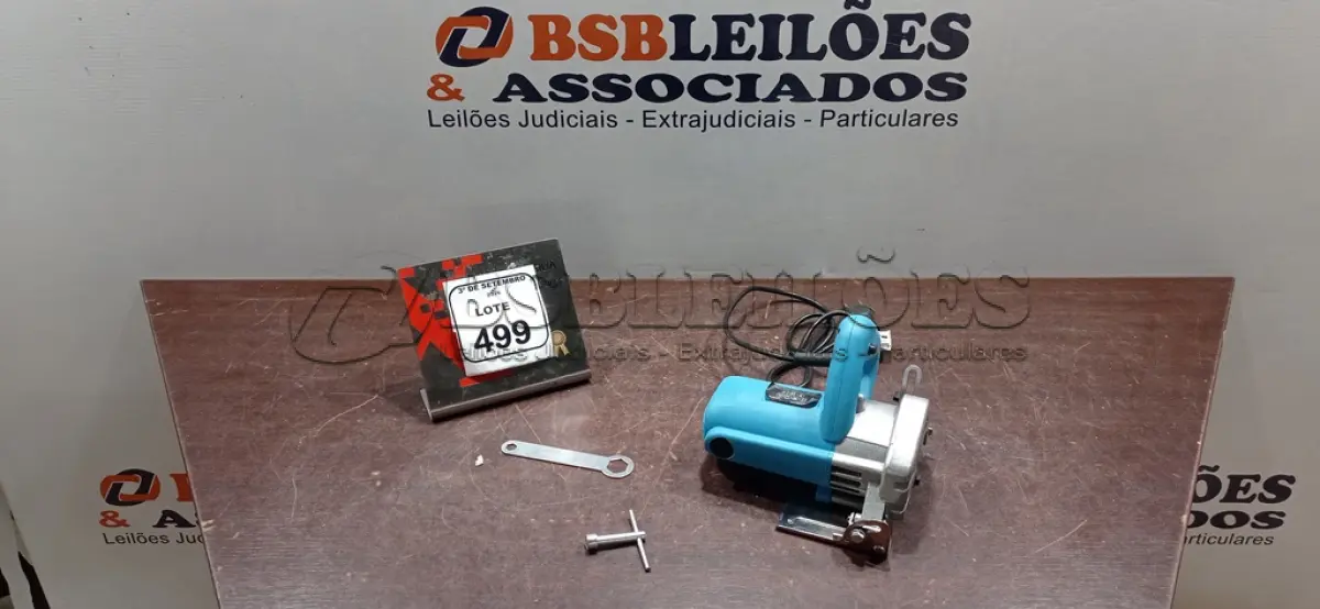 LOTE 499 - 01 SERRA MÁRMORE 220V. (NO ESTADO) ATENÇÃO! FAZER A VISITAÇÃO ANTES DE ARREMATAR, NÃO SABEMOS SE FUNCIONA, LEILÃO NÃO TEM GARANTIA E NEM DEVOLUÇÃO, SUJEITO A POSSÍVEIS AVARIAS VISÍVEIS/OCULTAS E/OU AUSÊNCIA DE COMPONENTES.