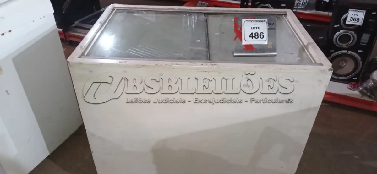 LOTE 486 - 01 FREEZER HORIZONTAL COM 02 PORTAS. (NO ESTADO) ATENÇÃO! FAZER A VISITAÇÃO ANTES DE ARREMATAR, NÃO SABEMOS SE FUNCIONA, LEILÃO NÃO TEM GARANTIA E NEM DEVOLUÇÃO, SUJEITO A POSSÍVEIS AVARIAS VISÍVEIS/OCULTAS E/OU AUSÊNCIA DE COMPONENTES.