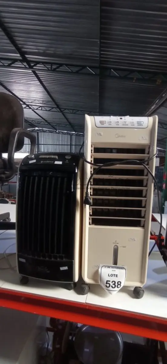 LOTE 538 - 02 CLIMATIZADORES. (NO ESTADO) ATENÇÃO! FAZER A VISITAÇÃO ANTES DE ARREMATAR, NÃO SABEMOS SE FUNCIONA, LEILÃO NÃO TEM GARANTIA E NEM DEVOLUÇÃO, SUJEITO A POSSÍVEIS AVARIAS VISÍVEIS/OCULTAS E/OU AUSÊNCIA DE COMPONENTES.