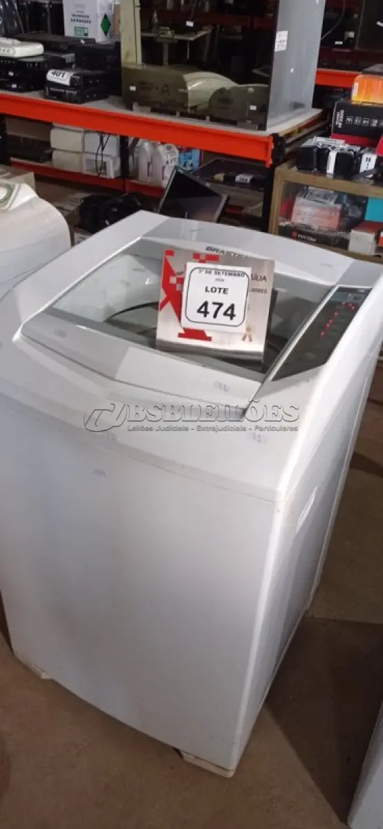 LOTE 474 - 01 MÁQUINA DE LAVAR 8KG 220V MARCA BRASTEMP. (NO ESTADO) ATENÇÃO! FAZER A VISITAÇÃO ANTES DE ARREMATAR, NÃO SABEMOS SE FUNCIONA, LEILÃO NÃO TEM GARANTIA E NEM DEVOLUÇÃO, SUJEITO A POSSÍVEIS AVARIAS VISÍVEIS/OCULTAS E/OU AUSÊNCIA DE COMPONENTES.
