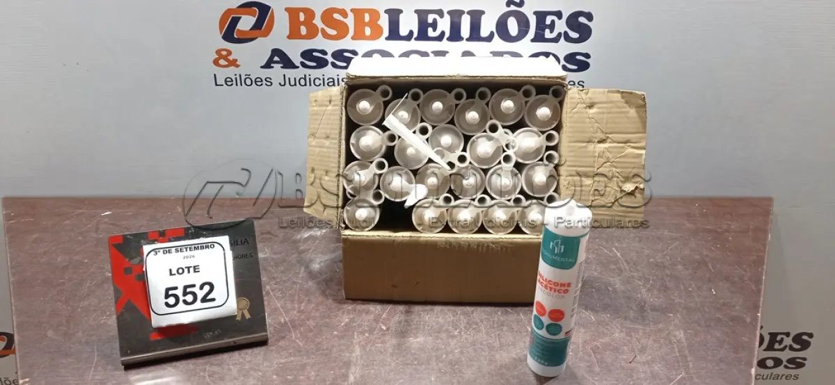 LOTE 552 - 01 CAIXA COM 24 SILICONES ACÉTICO INCOLOR DE 240G CADA MARCA MONUMENTAL. (NO ESTADO) ATENÇÃO! FAZER A VISITAÇÃO ANTES DE ARREMATAR, NÃO SABEMOS SE FUNCIONA, LEILÃO NÃO TEM GARANTIA E NEM DEVOLUÇÃO, SUJEITO A POSSÍVEIS AVARIAS VISÍVEIS/OCULTAS E/OU AUSÊNCIA DE COMPONENTES.