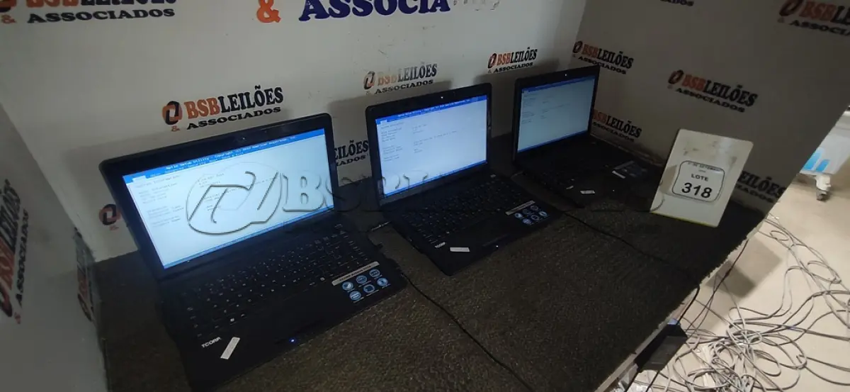 LOTE 318 - 03 NOTEBOOKS MARCA TCORP SEM FONTE. (NO ESTADO) ATENÇÃO! FAZER A VISITAÇÃO ANTES DE ARREMATAR, NÃO SABEMOS SE FUNCIONA, LEILÃO NÃO TEM GARANTIA E NEM DEVOLUÇÃO, SUJEITO A POSSÍVEIS AVARIAS VISÍVEIS/OCULTAS E/OU AUSÊNCIA DE COMPONENTES.