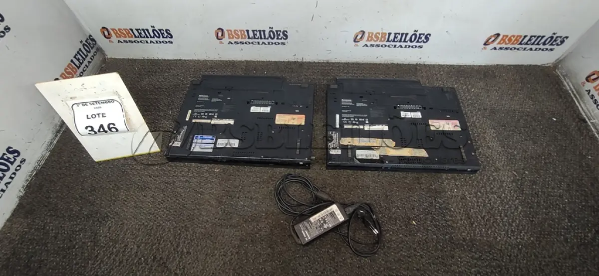 LOTE 346 - 02 NOTEBOOKS SÉRIE THINKPAD MARCA LENOVO COM 01 CARREGADOR. (NO ESTADO) ATENÇÃO! FAZER A VISITAÇÃO ANTES DE ARREMATAR, NÃO SABEMOS SE FUNCIONA, LEILÃO NÃO TEM GARANTIA E NEM DEVOLUÇÃO, SUJEITO A POSSÍVEIS AVARIAS VISÍVEIS/OCULTAS E/OU AUSÊNCIA DE COMPONENTES.