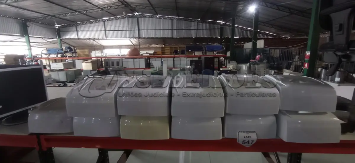 LOTE 547 - 11 DISPENSES DE PAPEL. (NO ESTADO) ATENÇÃO! FAZER A VISITAÇÃO ANTES DE ARREMATAR, NÃO SABEMOS SE FUNCIONA, LEILÃO NÃO TEM GARANTIA E NEM DEVOLUÇÃO, SUJEITO A POSSÍVEIS AVARIAS VISÍVEIS/OCULTAS E/OU AUSÊNCIA DE COMPONENTES.