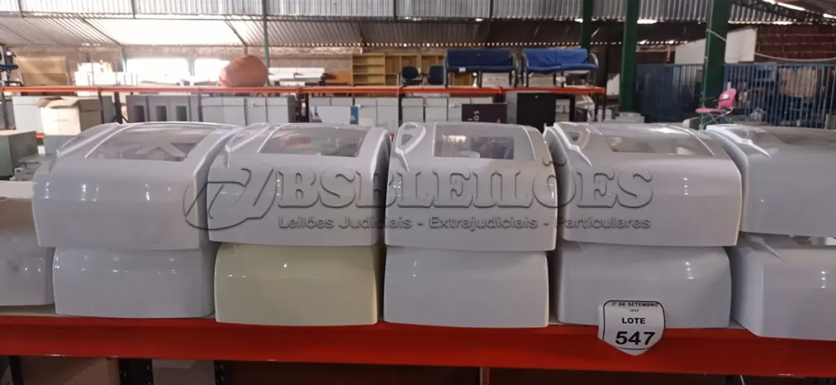LOTE 547 - 11 DISPENSES DE PAPEL. (NO ESTADO) ATENÇÃO! FAZER A VISITAÇÃO ANTES DE ARREMATAR, NÃO SABEMOS SE FUNCIONA, LEILÃO NÃO TEM GARANTIA E NEM DEVOLUÇÃO, SUJEITO A POSSÍVEIS AVARIAS VISÍVEIS/OCULTAS E/OU AUSÊNCIA DE COMPONENTES.