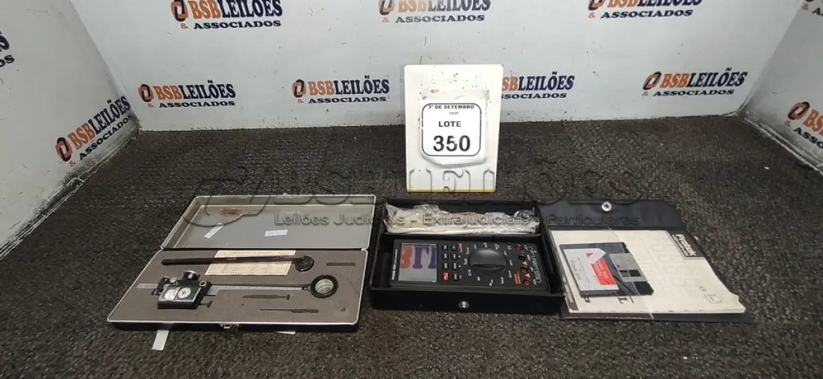 LOTE 350 - 01 MULTÍMETRO DIGITAL MODELO 506 MARCA PROTEK E 01 PLANÍMETRO POLAR. (NO ESTADO) ATENÇÃO! FAZER A VISITAÇÃO ANTES DE ARREMATAR, NÃO SABEMOS SE FUNCIONA, LEILÃO NÃO TEM GARANTIA E NEM DEVOLUÇÃO, SUJEITO A POSSÍVEIS AVARIAS VISÍVEIS/OCULTAS E/OU AUSÊNCIA DE COMPONENTES.