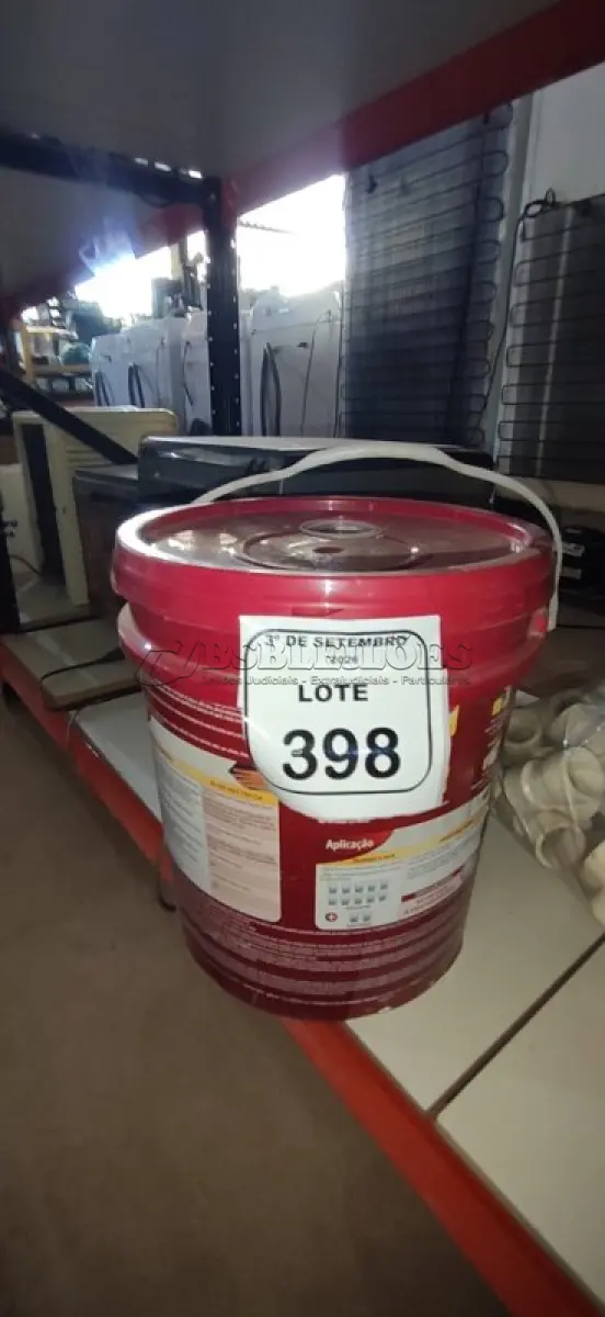 LOTE 398 - 01 BALDE DE TINTA DE ACRÍLICA SUPER PREMIUM 18L NA COR BASE MÉDIA SEMIBRILHO MARCA RENNER.  (NO ESTADO) ATENÇÃO! FAZER A VISITAÇÃO ANTES DE ARREMATAR, NÃO SABEMOS SE FUNCIONA, LEILÃO NÃO TEM GARANTIA E NEM DEVOLUÇÃO, SUJEITO A POSSÍVEIS AVARIAS VISÍVEIS/OCULTAS E/OU AUSÊNCIA DE COMPONENTES.