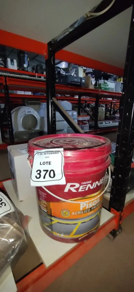 LOTE 370 - 01 BALDE DE TINTA DE PISOS ACRÍLICO PREMIUM 18L NA COR VERMELHO SEGURANÇA FOSCO MARCA RENNER.  (NO ESTADO) ATENÇÃO! FAZER A VISITAÇÃO ANTES DE ARREMATAR, NÃO SABEMOS SE FUNCIONA, LEILÃO NÃO TEM GARANTIA E NEM DEVOLUÇÃO, SUJEITO A POSSÍVEIS AVARIAS VISÍVEIS/OCULTAS E/OU AUSÊNCIA DE COMPONENTES.