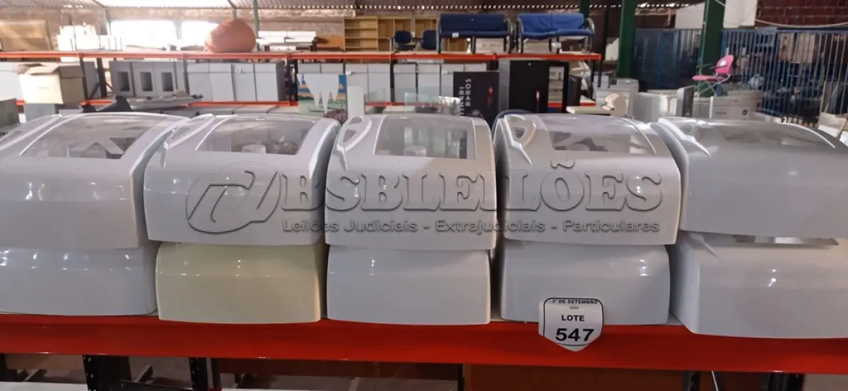 LOTE 547 - 11 DISPENSES DE PAPEL. (NO ESTADO) ATENÇÃO! FAZER A VISITAÇÃO ANTES DE ARREMATAR, NÃO SABEMOS SE FUNCIONA, LEILÃO NÃO TEM GARANTIA E NEM DEVOLUÇÃO, SUJEITO A POSSÍVEIS AVARIAS VISÍVEIS/OCULTAS E/OU AUSÊNCIA DE COMPONENTES.