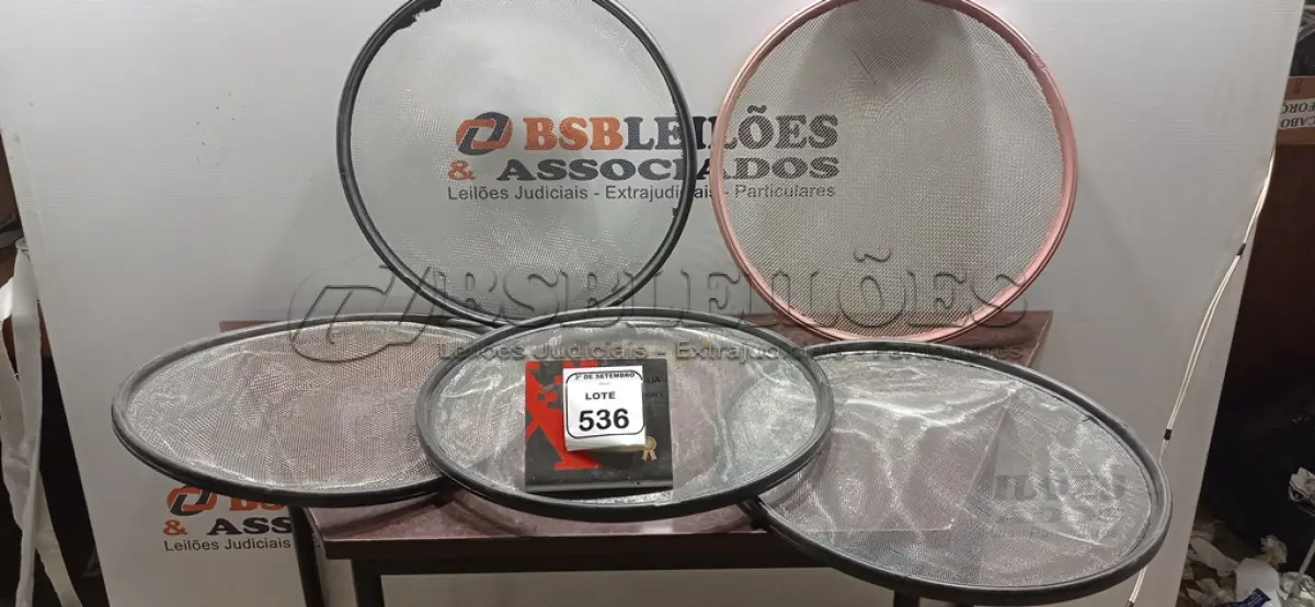 LOTE 536 - 05 PENEIRAS DE PEDREIRO. (NO ESTADO) ATENÇÃO! FAZER A VISITAÇÃO ANTES DE ARREMATAR, NÃO SABEMOS SE FUNCIONA, LEILÃO NÃO TEM GARANTIA E NEM DEVOLUÇÃO, SUJEITO A POSSÍVEIS AVARIAS VISÍVEIS/OCULTAS E/OU AUSÊNCIA DE COMPONENTES.