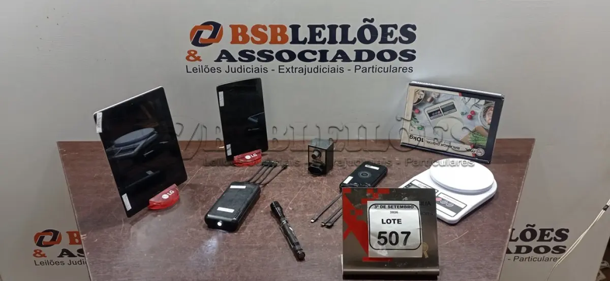 LOTE 507 - 01 BALANÇA DIGITAL, 02 POWER BANK, 01 LANTERNA E 01 DIMMER 1000W. (NO ESTADO) ATENÇÃO! FAZER A VISITAÇÃO ANTES DE ARREMATAR, NÃO SABEMOS SE FUNCIONA, LEILÃO NÃO TEM GARANTIA E NEM DEVOLUÇÃO, SUJEITO A POSSÍVEIS AVARIAS VISÍVEIS/OCULTAS E/OU AUSÊNCIA DE COMPONENTES.