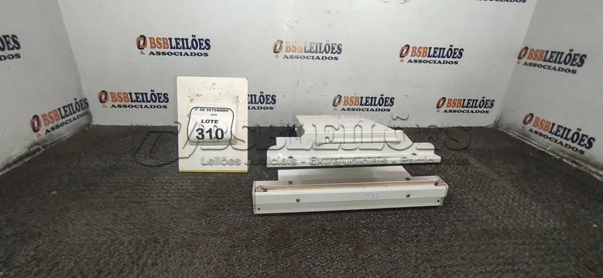 LOTE 310 - 01 SELADORA MODELO M-300T MARCA BARBA. (NO ESTADO) ATENÇÃO! FAZER A VISITAÇÃO ANTES DE ARREMATAR, NÃO SABEMOS SE FUNCIONA, LEILÃO NÃO TEM GARANTIA E NEM DEVOLUÇÃO, SUJEITO A POSSÍVEIS AVARIAS VISÍVEIS/OCULTAS E/OU AUSÊNCIA DE COMPONENTES.