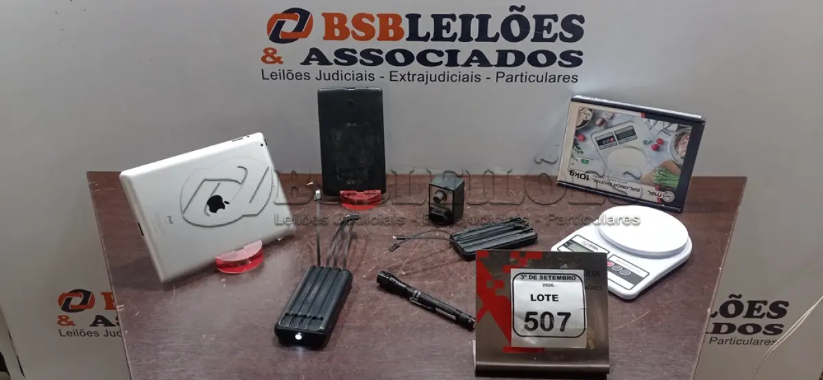 LOTE 507 - 01 BALANÇA DIGITAL, 02 POWER BANK, 01 LANTERNA E 01 DIMMER 1000W. (NO ESTADO) ATENÇÃO! FAZER A VISITAÇÃO ANTES DE ARREMATAR, NÃO SABEMOS SE FUNCIONA, LEILÃO NÃO TEM GARANTIA E NEM DEVOLUÇÃO, SUJEITO A POSSÍVEIS AVARIAS VISÍVEIS/OCULTAS E/OU AUSÊNCIA DE COMPONENTES.