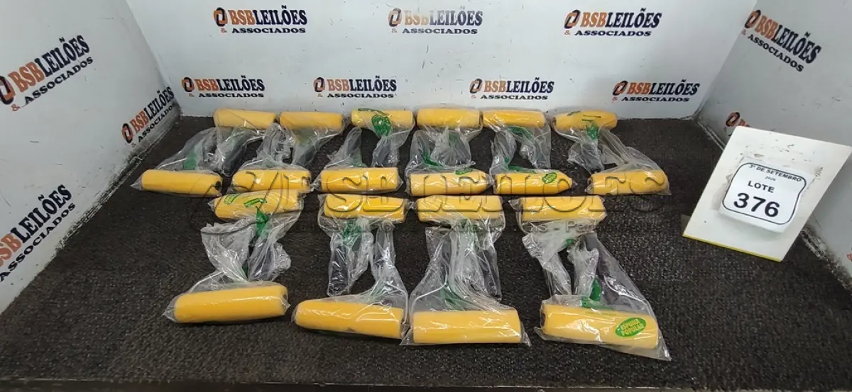 LOTE 376 - 01 LOTE COM VÁRIOS ROLOS DE ESPUMA PARA PINTURA. (NO ESTADO) ATENÇÃO! FAZER A VISITAÇÃO ANTES DE ARREMATAR, NÃO SABEMOS SE FUNCIONA, LEILÃO NÃO TEM GARANTIA E NEM DEVOLUÇÃO, SUJEITO A POSSÍVEIS AVARIAS VISÍVEIS/OCULTAS E/OU AUSÊNCIA DE COMPONENTES.