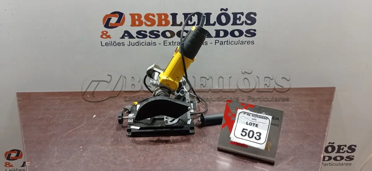 LOTE 503 - 01 ESMERILHADEIRA ANGULAR COM BASE PARA CORTE. (NO ESTADO) ATENÇÃO! FAZER A VISITAÇÃO ANTES DE ARREMATAR, NÃO SABEMOS SE FUNCIONA, LEILÃO NÃO TEM GARANTIA E NEM DEVOLUÇÃO, SUJEITO A POSSÍVEIS AVARIAS VISÍVEIS/OCULTAS E/OU AUSÊNCIA DE COMPONENTES.