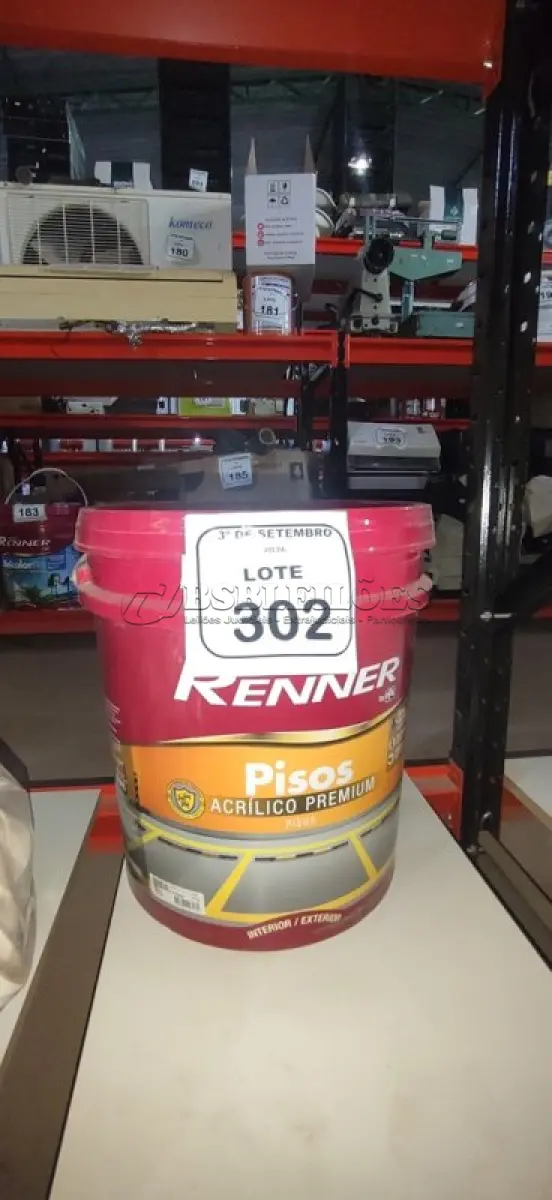 LOTE 302 - 01 BALDE DE TINTA DE PISOS ACRÍLICO PREMIUM 18LNA COR VERMELHO SEGURANÇA FOSCO MARCA RENNER.  (NO ESTADO) ATENÇÃO! FAZER A VISITAÇÃO ANTES DE ARREMATAR, NÃO SABEMOS SE FUNCIONA, LEILÃO NÃO TEM GARANTIA E NEM DEVOLUÇÃO, SUJEITO A POSSÍVEIS AVARIAS VISÍVEIS/OCULTAS E/OU AUSÊNCIA DE COMPONENTES.
