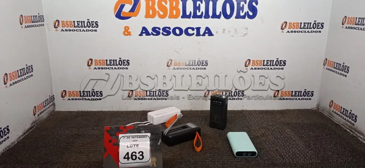 LOTE 463 - 04 POWER BANKS DE MARCAS E MODELOS DIVERSOS. (NO ESTADO) ATENÇÃO! FAZER A VISITAÇÃO ANTES DE ARREMATAR, NÃO SABEMOS SE FUNCIONA, LEILÃO NÃO TEM GARANTIA E NEM DEVOLUÇÃO, SUJEITO A POSSÍVEIS AVARIAS VISÍVEIS/OCULTAS E/OU AUSÊNCIA DE COMPONENTES.