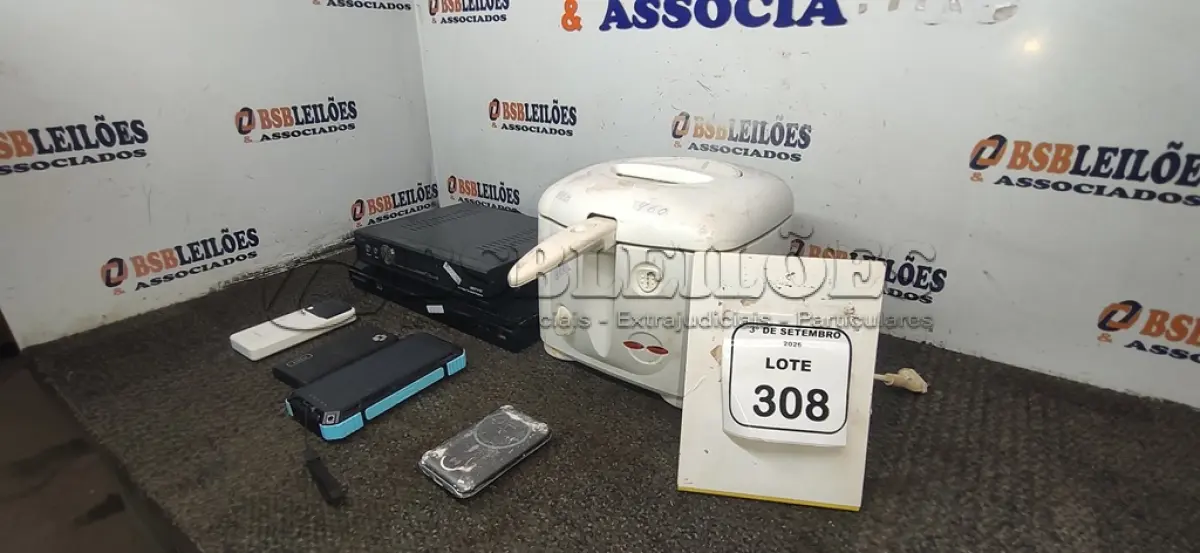 LOTE 308 - 01 PANELA ELÉTRICA, 04 POWER BANKS, 01 BLU RAY E 01 RECEIVER TERRESTRE. (NO ESTADO) ATENÇÃO! FAZER A VISITAÇÃO ANTES DE ARREMATAR, NÃO SABEMOS SE FUNCIONA, LEILÃO NÃO TEM GARANTIA E NEM DEVOLUÇÃO, SUJEITO A POSSÍVEIS AVARIAS VISÍVEIS/OCULTAS E/OU AUSÊNCIA DE COMPONENTES.