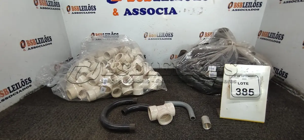 LOTE 385 - 01 LOTE COM VÁRIAS LUVAS ELETRODO E 64 CURVAS ELETRODO E TÊS ROSCÁVEIS DE 1 1/4. (NO ESTADO) ATENÇÃO! FAZER A VISITAÇÃO ANTES DE ARREMATAR, NÃO SABEMOS SE FUNCIONA, LEILÃO NÃO TEM GARANTIA E NEM DEVOLUÇÃO, SUJEITO A POSSÍVEIS AVARIAS VISÍVEIS/OCULTAS E/OU AUSÊNCIA DE COMPONENTES.