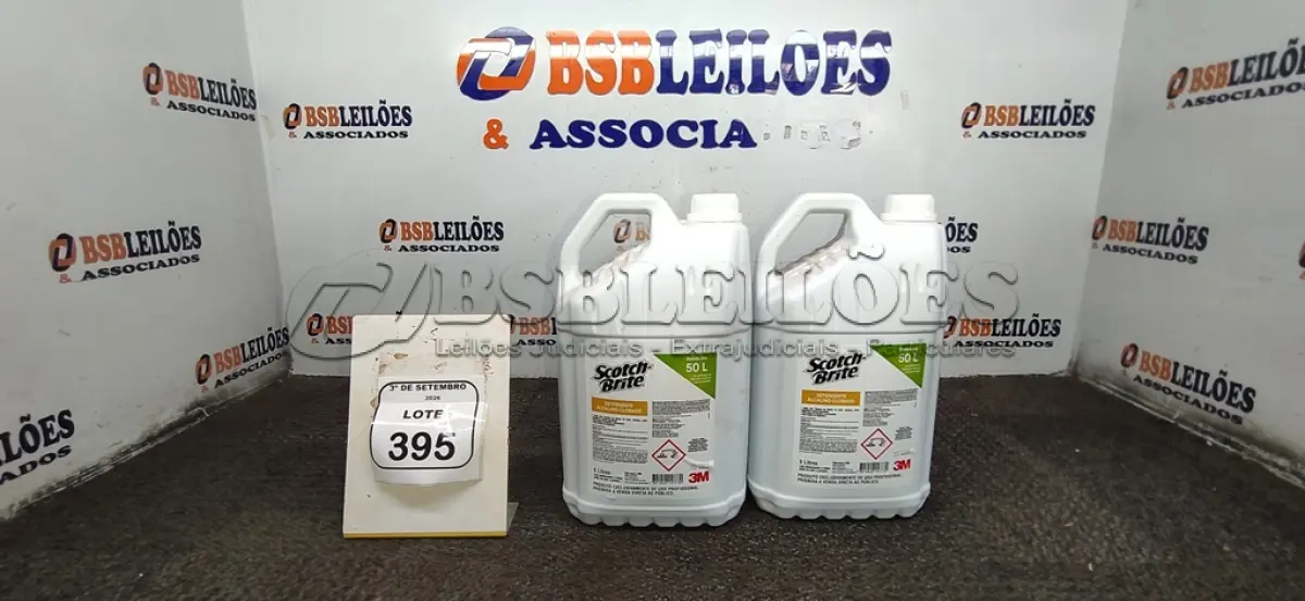 LOTE 395 - 02 GALÕES DE DETERGENTE ALCALINO CLORADO DE 5L CADA MARCA SCOTCH-BRITE. (NO ESTADO) ATENÇÃO! FAZER A VISITAÇÃO ANTES DE ARREMATAR, NÃO SABEMOS SE FUNCIONA, LEILÃO NÃO TEM GARANTIA E NEM DEVOLUÇÃO, SUJEITO A POSSÍVEIS AVARIAS VISÍVEIS/OCULTAS E/OU AUSÊNCIA DE COMPONENTES.
