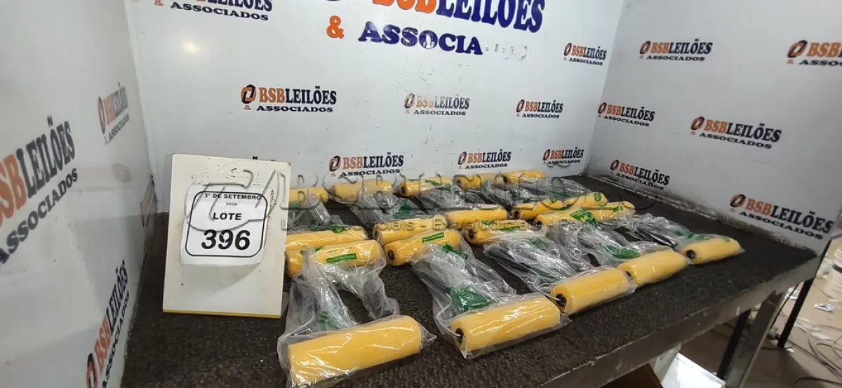 LOTE 396 - 01 LOTE COM VÁRIOS ROLOS DE ESPUMA PARA PINTURA. (NO ESTADO) ATENÇÃO! FAZER A VISITAÇÃO ANTES DE ARREMATAR, NÃO SABEMOS SE FUNCIONA, LEILÃO NÃO TEM GARANTIA E NEM DEVOLUÇÃO, SUJEITO A POSSÍVEIS AVARIAS VISÍVEIS/OCULTAS E/OU AUSÊNCIA DE COMPONENTES.