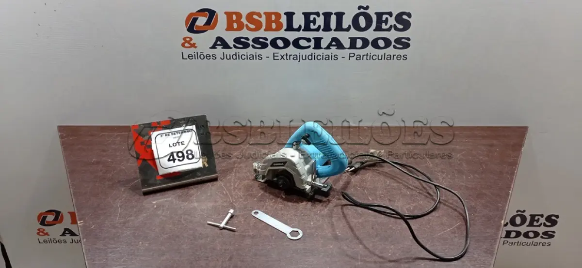 LOTE 498 - 01 SERRA MÁRMORE 220V. (NO ESTADO) ATENÇÃO! FAZER A VISITAÇÃO ANTES DE ARREMATAR, NÃO SABEMOS SE FUNCIONA, LEILÃO NÃO TEM GARANTIA E NEM DEVOLUÇÃO, SUJEITO A POSSÍVEIS AVARIAS VISÍVEIS/OCULTAS E/OU AUSÊNCIA DE COMPONENTES.
