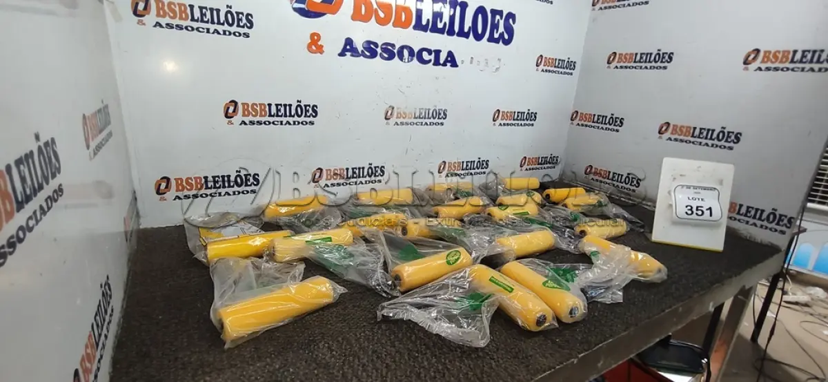 LOTE 351 - 01 LOTE COM VÁRIOS ROLOS DE ESPUMA PARA PINTURA. (NO ESTADO) ATENÇÃO! FAZER A VISITAÇÃO ANTES DE ARREMATAR, NÃO SABEMOS SE FUNCIONA, LEILÃO NÃO TEM GARANTIA E NEM DEVOLUÇÃO, SUJEITO A POSSÍVEIS AVARIAS VISÍVEIS/OCULTAS E/OU AUSÊNCIA DE COMPONENTES.