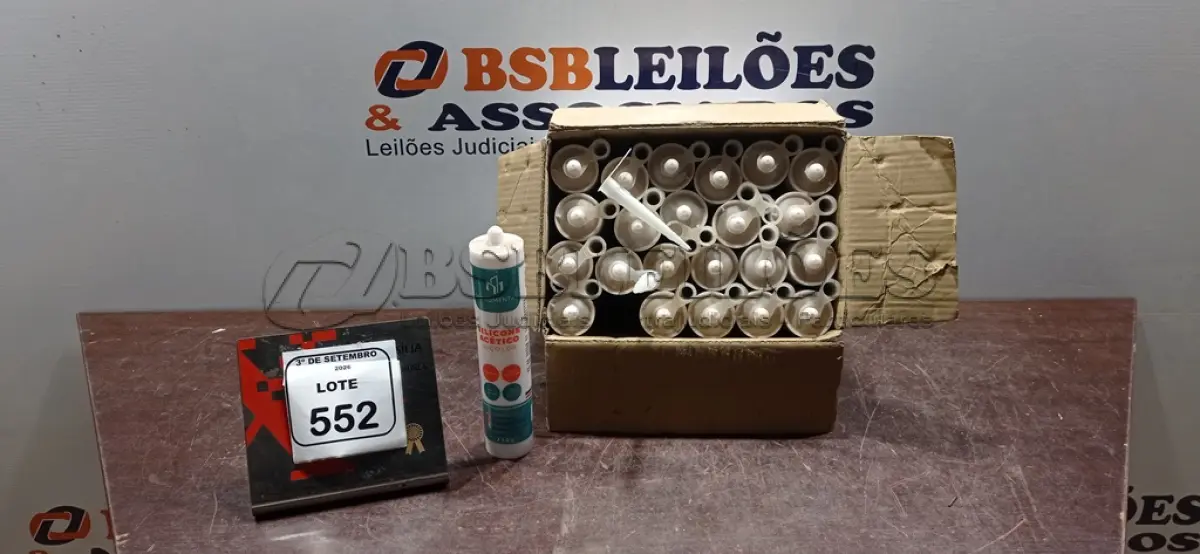 LOTE 552 - 01 CAIXA COM 24 SILICONES ACÉTICO INCOLOR DE 240G CADA MARCA MONUMENTAL. (NO ESTADO) ATENÇÃO! FAZER A VISITAÇÃO ANTES DE ARREMATAR, NÃO SABEMOS SE FUNCIONA, LEILÃO NÃO TEM GARANTIA E NEM DEVOLUÇÃO, SUJEITO A POSSÍVEIS AVARIAS VISÍVEIS/OCULTAS E/OU AUSÊNCIA DE COMPONENTES.