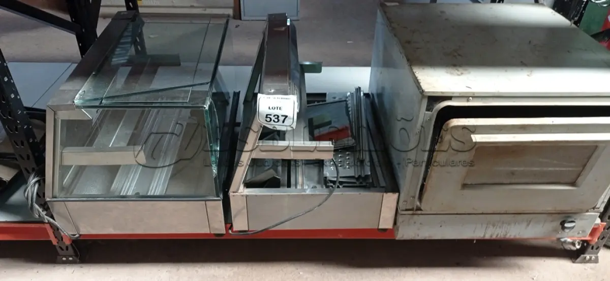 LOTE 537 - 02 ESTUFAS DE SALGADOS EM VIDRO E INOX. (NO ESTADO) ATENÇÃO! FAZER A VISITAÇÃO ANTES DE ARREMATAR, NÃO SABEMOS SE FUNCIONA, LEILÃO NÃO TEM GARANTIA E NEM DEVOLUÇÃO, SUJEITO A POSSÍVEIS AVARIAS VISÍVEIS/OCULTAS E/OU AUSÊNCIA DE COMPONENTES.