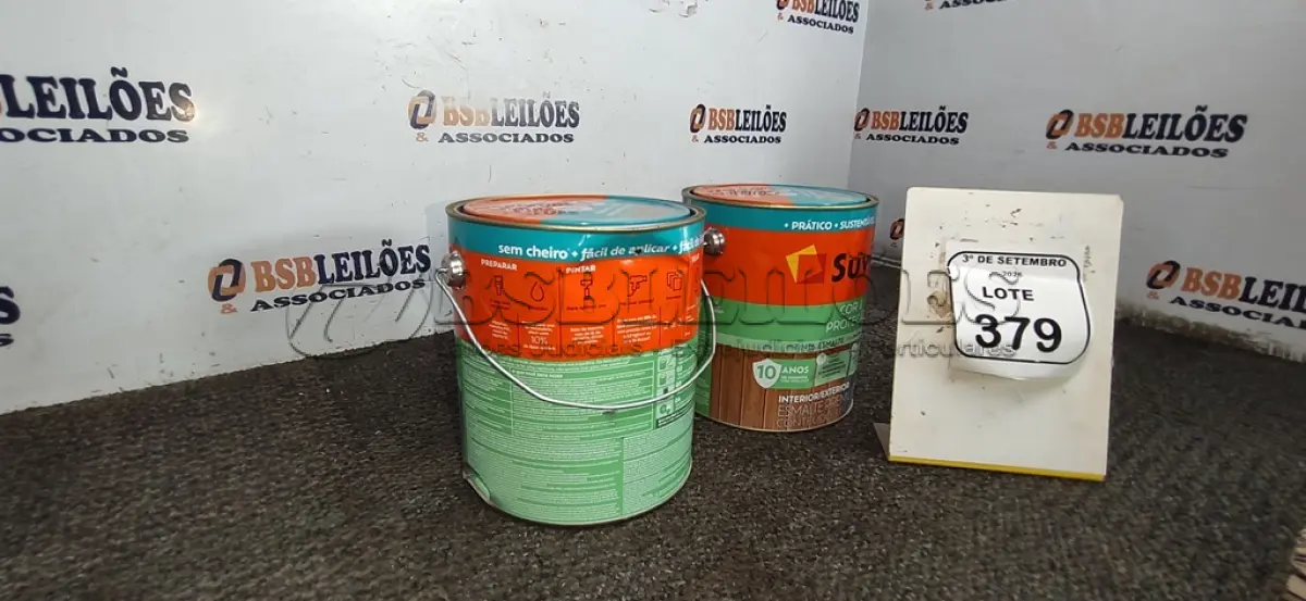 LOTE 379 - 02 LATAS DE TINTAS ESMALTE NA COR BRILHANTE AMARELO OURO BASE DE ÁGUA DE 3,6L MARCA SUVINIL. (NO ESTADO) ATENÇÃO! FAZER A VISITAÇÃO ANTES DE ARREMATAR, NÃO SABEMOS SE FUNCIONA, LEILÃO NÃO TEM GARANTIA E NEM DEVOLUÇÃO, SUJEITO A POSSÍVEIS AVARIAS VISÍVEIS/OCULTAS E/OU AUSÊNCIA DE COMPONENTES.