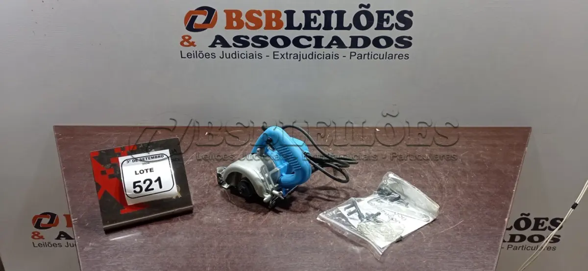 LOTE 521 - 01 SERRA MÁRMORE 220V MARCA GAMMA. (NO ESTADO) ATENÇÃO! FAZER A VISITAÇÃO ANTES DE ARREMATAR, NÃO SABEMOS SE FUNCIONA, LEILÃO NÃO TEM GARANTIA E NEM DEVOLUÇÃO, SUJEITO A POSSÍVEIS AVARIAS VISÍVEIS/OCULTAS E/OU AUSÊNCIA DE COMPONENTES.