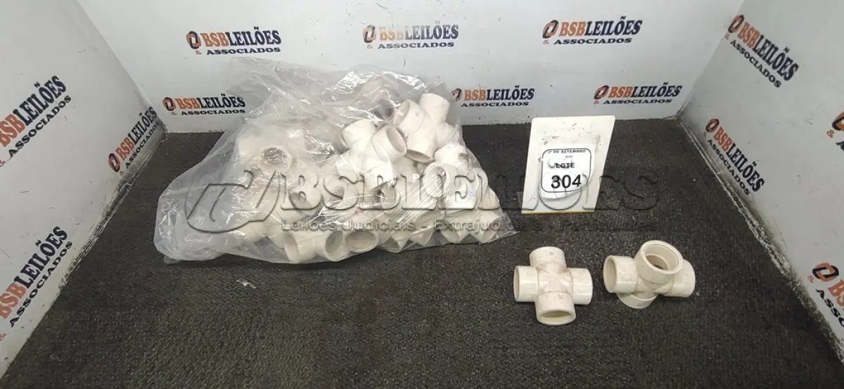 LOTE 304 - 29 CRUZETAS ROSQUEÁVEIS 1 1/2. (NO ESTADO) ATENÇÃO! FAZER A VISITAÇÃO ANTES DE ARREMATAR, NÃO SABEMOS SE FUNCIONA, LEILÃO NÃO TEM GARANTIA E NEM DEVOLUÇÃO, SUJEITO A POSSÍVEIS AVARIAS VISÍVEIS/OCULTAS E/OU AUSÊNCIA DE COMPONENTES.