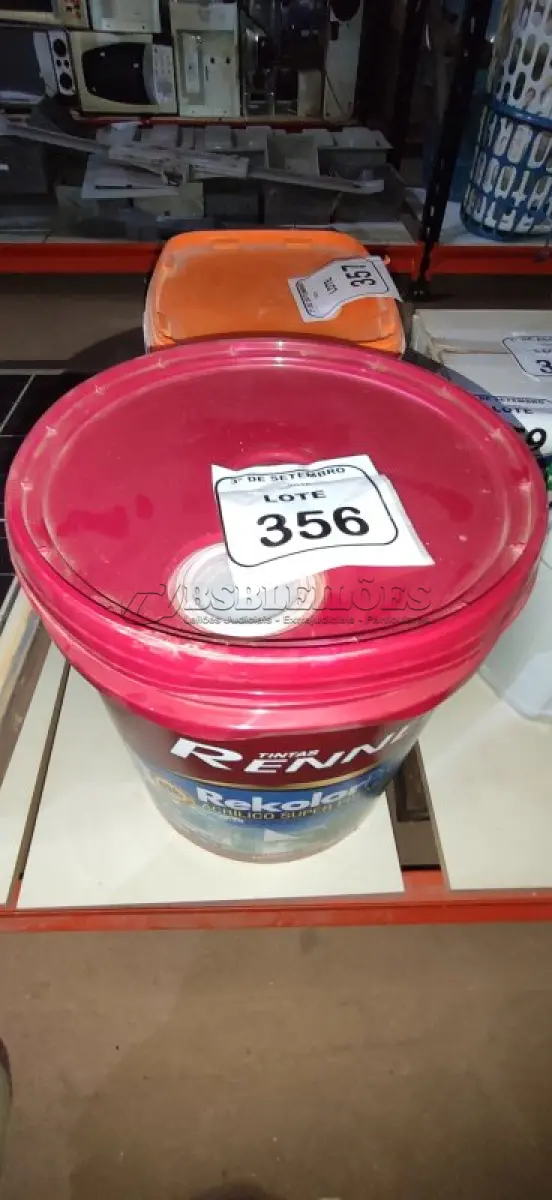 LOTE 356 - 01 BALDE DE TINTA DE ACRÍLICA SUPER PREMIUM 16L NA COR BASE INTENSA SEMIBRILHO MARCA RENNER.  (NO ESTADO) ATENÇÃO! FAZER A VISITAÇÃO ANTES DE ARREMATAR, NÃO SABEMOS SE FUNCIONA, LEILÃO NÃO TEM GARANTIA E NEM DEVOLUÇÃO, SUJEITO A POSSÍVEIS AVARIAS VISÍVEIS/OCULTAS E/OU AUSÊNCIA DE COMPONENTES.