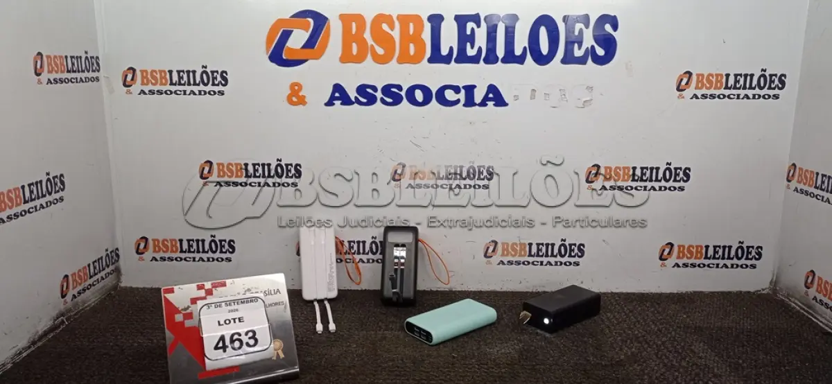 LOTE 463 - 04 POWER BANKS DE MARCAS E MODELOS DIVERSOS. (NO ESTADO) ATENÇÃO! FAZER A VISITAÇÃO ANTES DE ARREMATAR, NÃO SABEMOS SE FUNCIONA, LEILÃO NÃO TEM GARANTIA E NEM DEVOLUÇÃO, SUJEITO A POSSÍVEIS AVARIAS VISÍVEIS/OCULTAS E/OU AUSÊNCIA DE COMPONENTES.