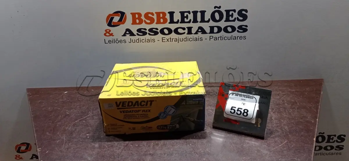 LOTE 558 - 01 CAIXA COM 13,5KG DE ARGAMASSA POLIMÉRICA IMPERMEÁVEL E FLEXÍVEL MARCA VEDACIT. (NO ESTADO) ATENÇÃO! FAZER A VISITAÇÃO ANTES DE ARREMATAR, NÃO SABEMOS SE FUNCIONA, LEILÃO NÃO TEM GARANTIA E NEM DEVOLUÇÃO, SUJEITO A POSSÍVEIS AVARIAS VISÍVEIS/OCULTAS E/OU AUSÊNCIA DE COMPONENTES.